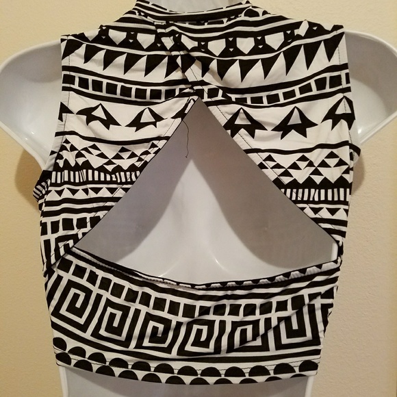 Aztec crop top - Picture 2 of 3